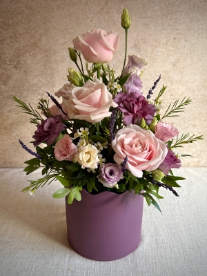 Elegant Pastel Bloom Arrangement